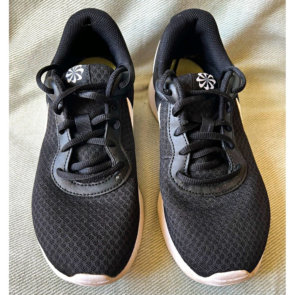 NIKE Tanjun Womens Black White Mesh Low Top Sneakers DJ6257-004 Size 8.5